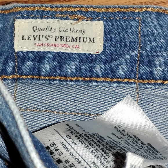 Women's Levis Premium Original Fit, High-rise 501 Cutoff Jean Shorts 24" waist - Picture 7 of 7